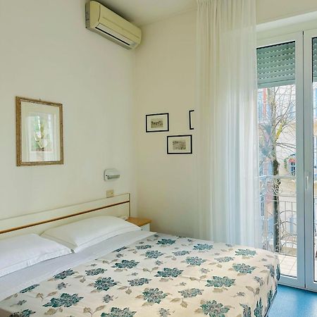 Hotel Erika Rimini Esterno foto