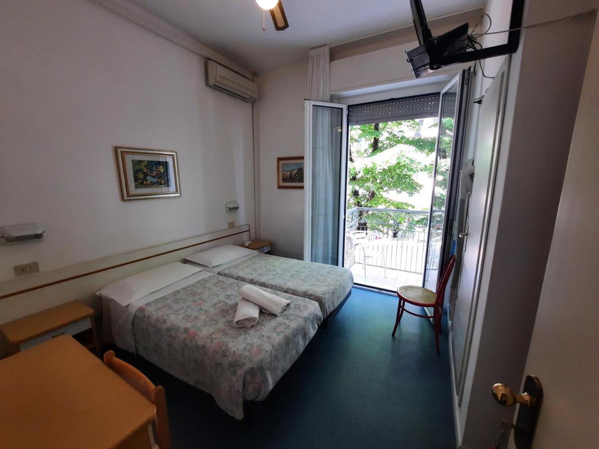 Hotel Erika Rimini Esterno foto