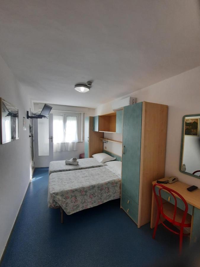 Hotel Erika Rimini Esterno foto