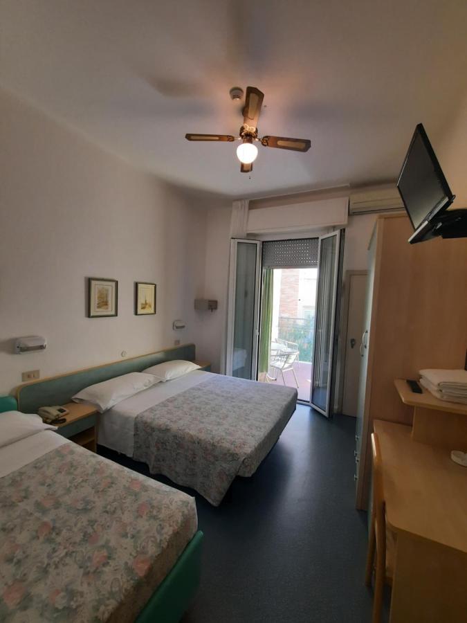Hotel Erika Rimini Esterno foto
