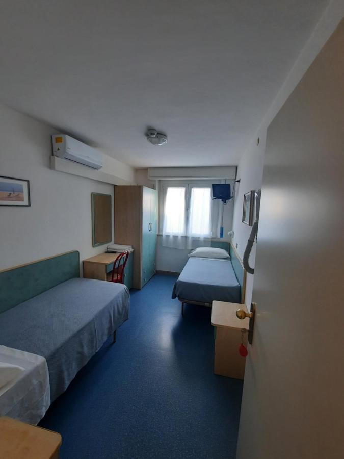 Hotel Erika Rimini Esterno foto