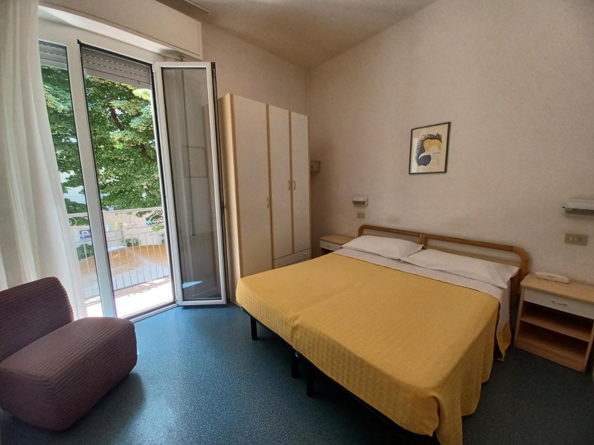 Hotel Erika Rimini Esterno foto