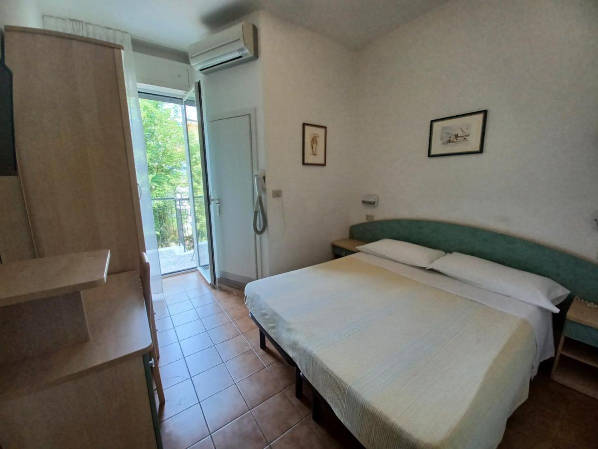 Hotel Erika Rimini Esterno foto