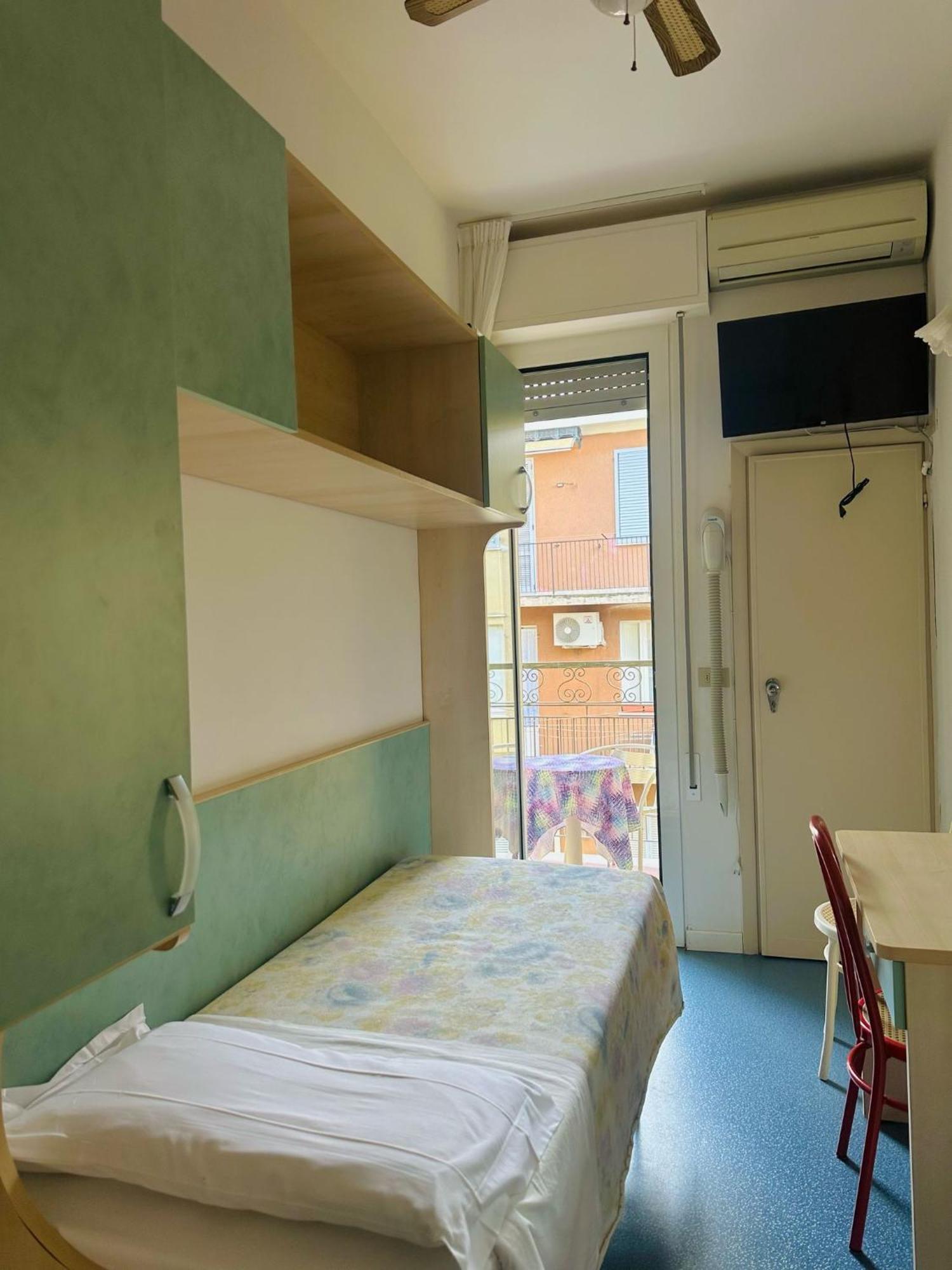 Hotel Erika Rimini Esterno foto