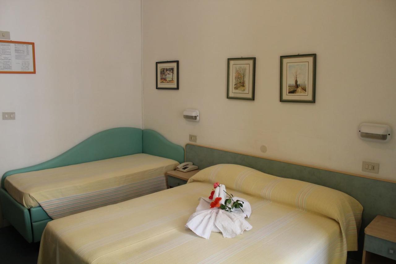 Hotel Erika Rimini Esterno foto