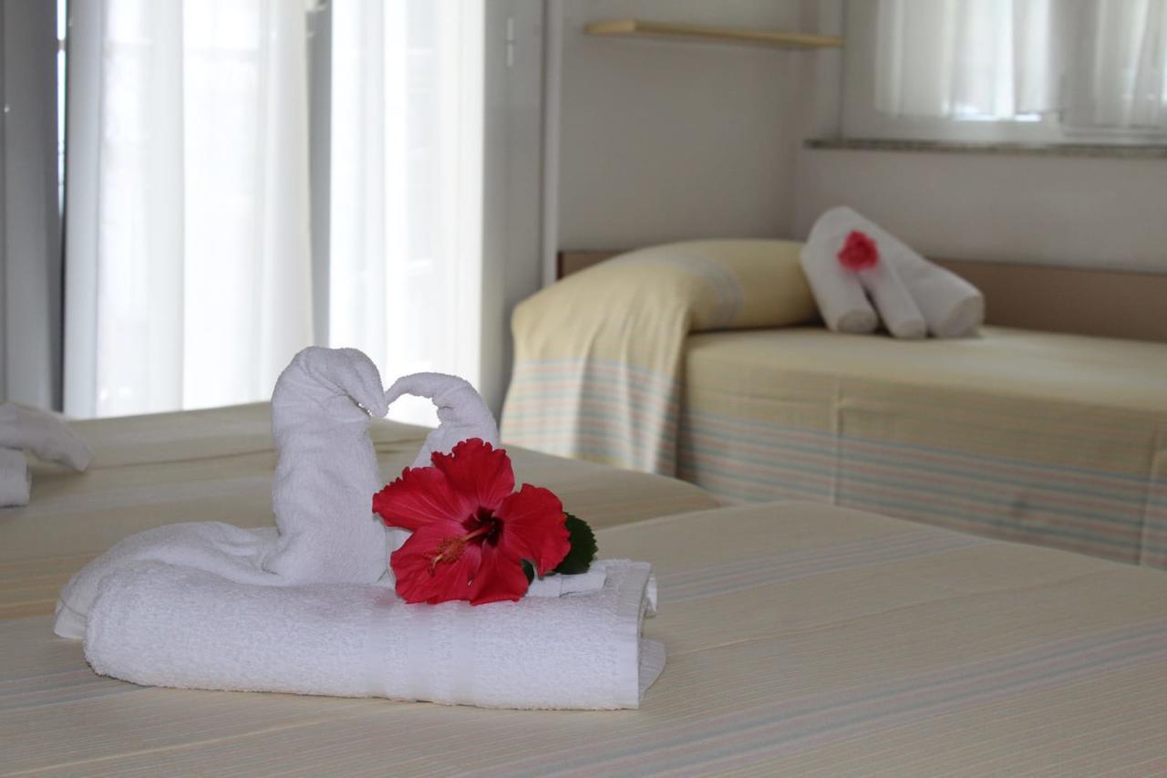 Hotel Erika Rimini Esterno foto