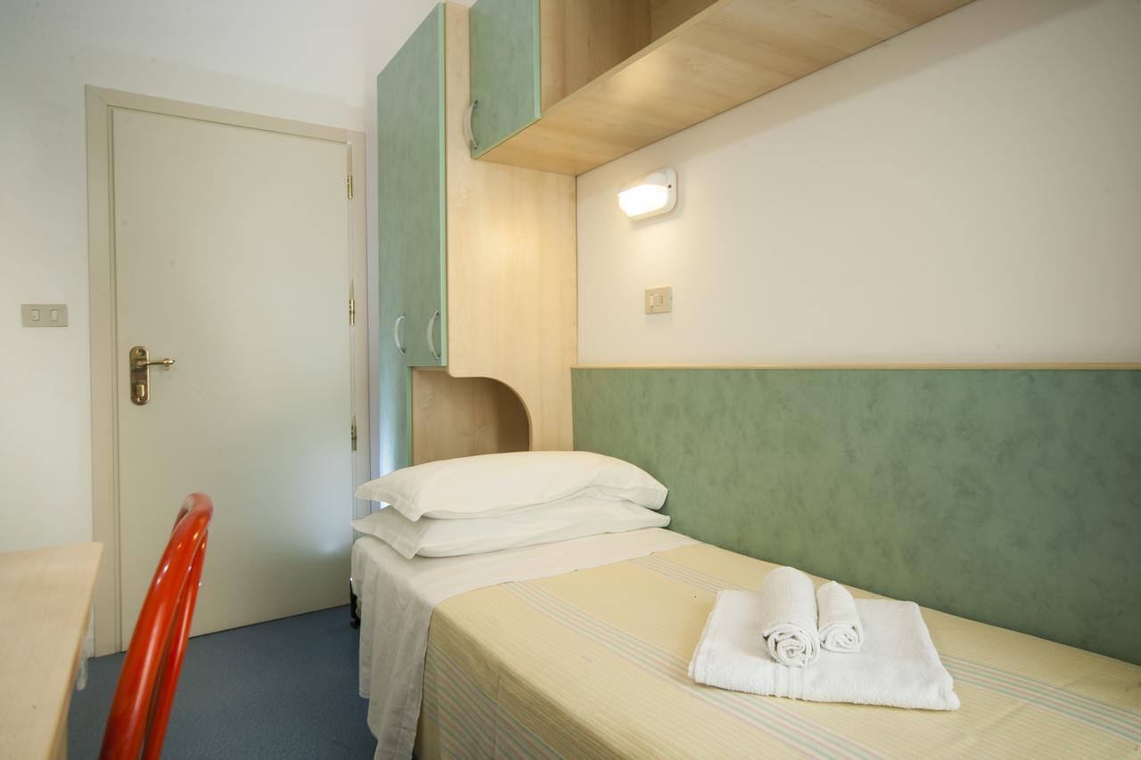 Hotel Erika Rimini Esterno foto